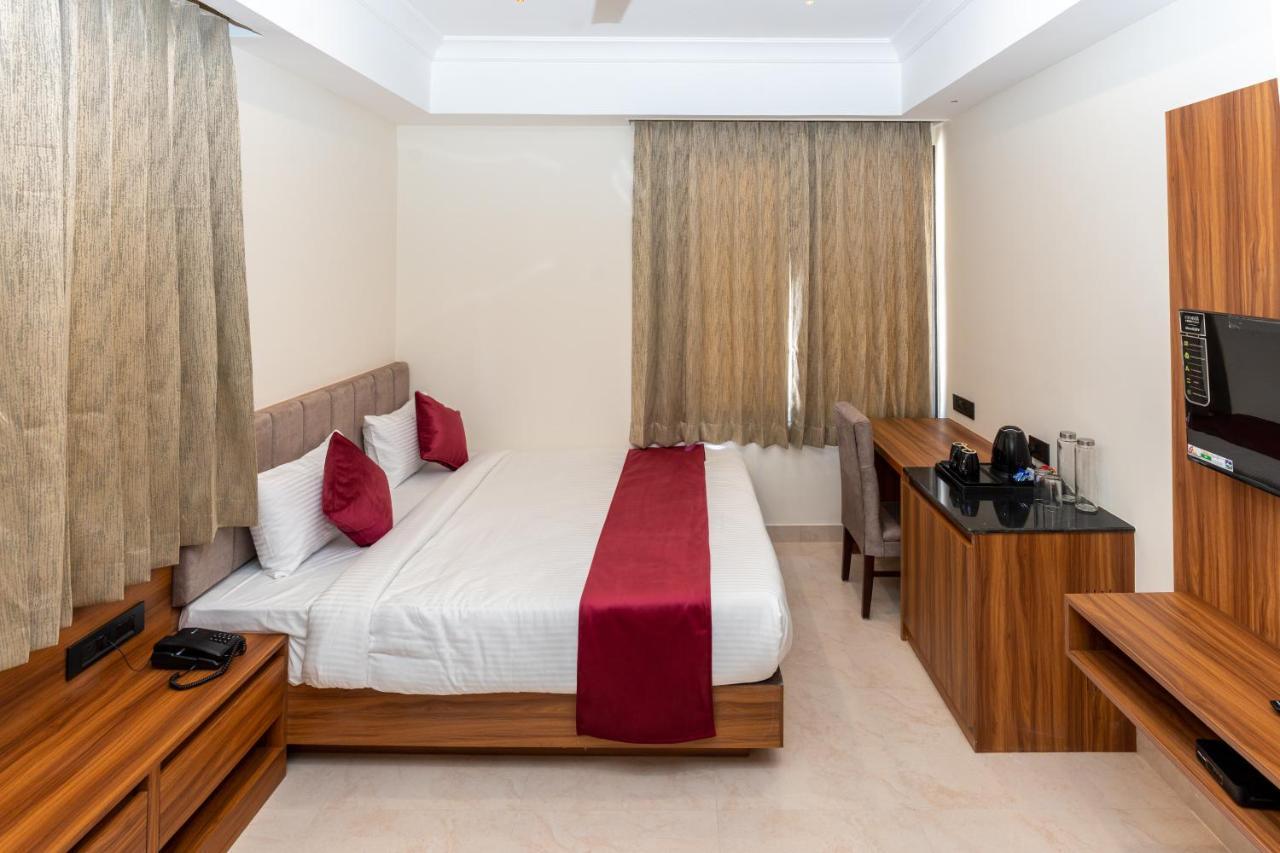 Raghunandan Palace - A Premier Boutique Stay, City Center & 500 Meters From City Railway Station Удайпур Экстерьер фото