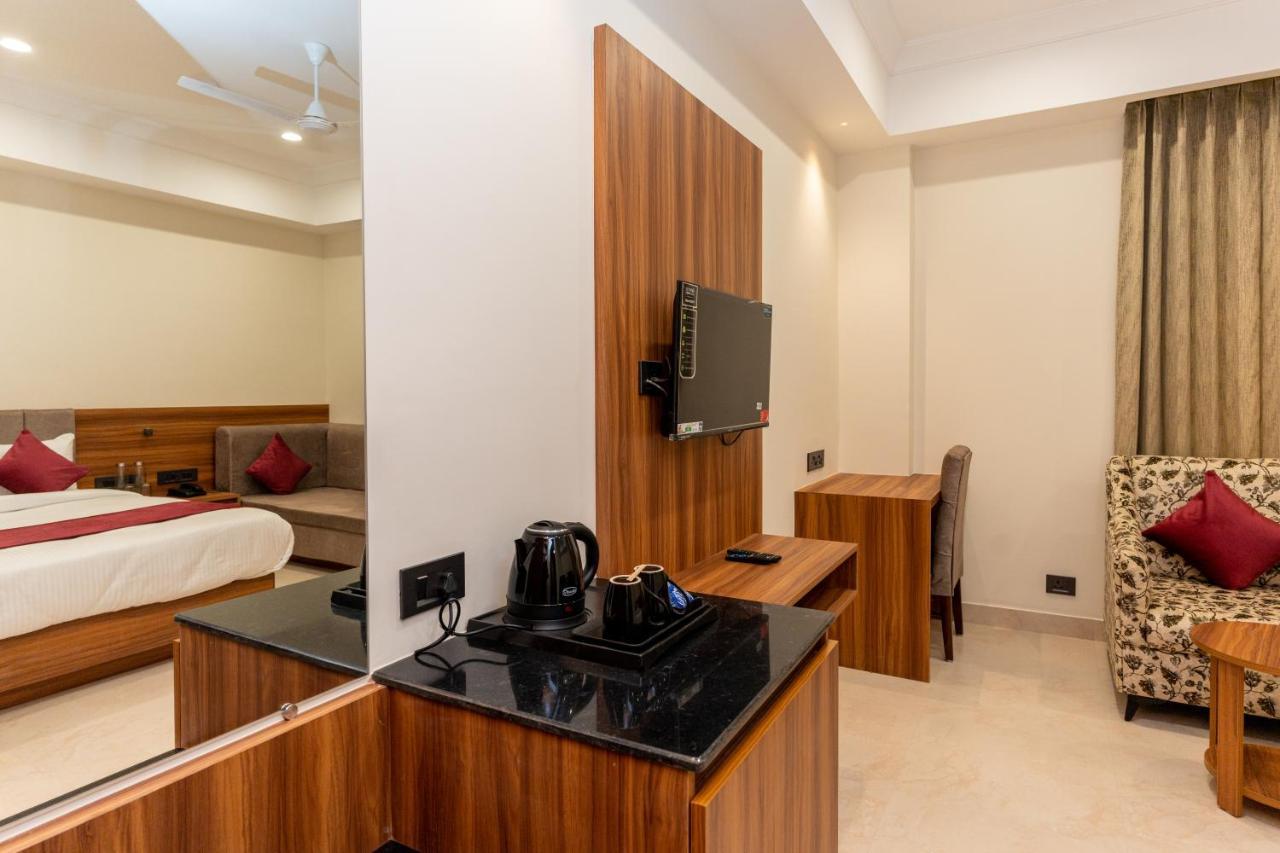 Raghunandan Palace - A Premier Boutique Stay, City Center & 500 Meters From City Railway Station Удайпур Экстерьер фото