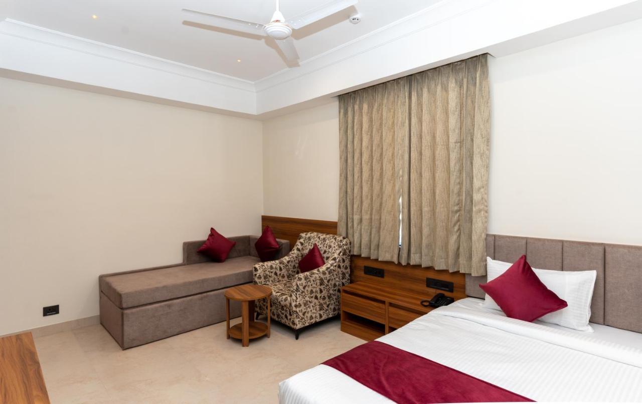 Raghunandan Palace - A Premier Boutique Stay, City Center & 500 Meters From City Railway Station Удайпур Экстерьер фото
