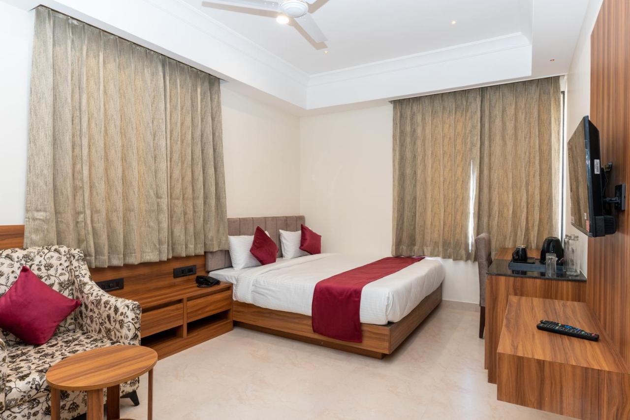 Raghunandan Palace - A Premier Boutique Stay, City Center & 500 Meters From City Railway Station Удайпур Экстерьер фото