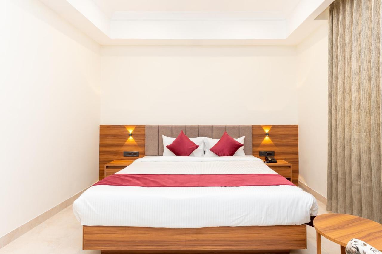 Raghunandan Palace - A Premier Boutique Stay, City Center & 500 Meters From City Railway Station Удайпур Экстерьер фото