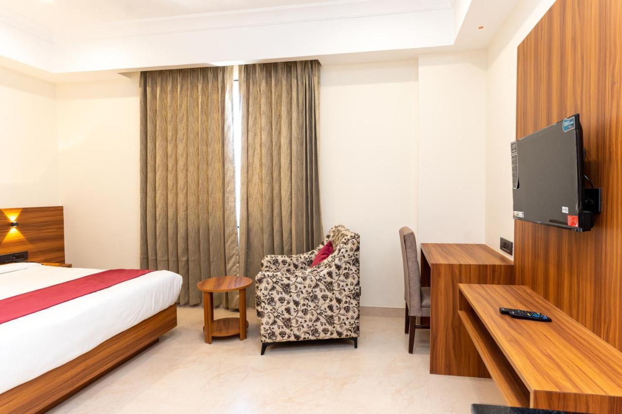 Raghunandan Palace - A Premier Boutique Stay, City Center & 500 Meters From City Railway Station Удайпур Экстерьер фото