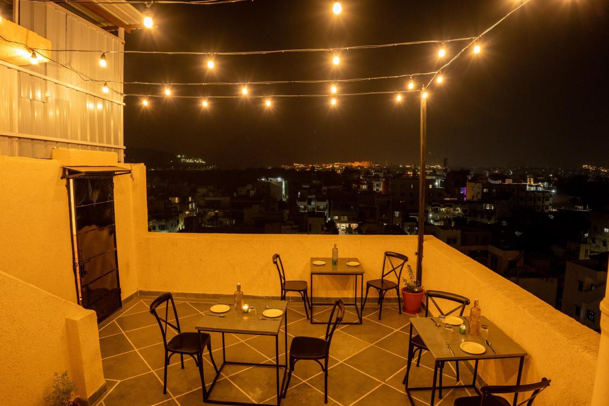Raghunandan Palace - A Premier Boutique Stay, City Center & 500 Meters From City Railway Station Удайпур Экстерьер фото